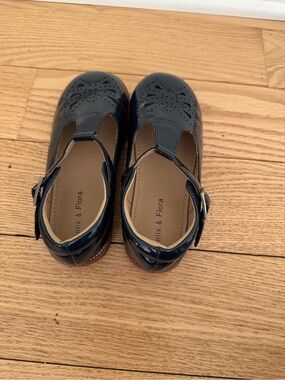 Felix and flora Girls' Navy Patent Mary Jane Shoes